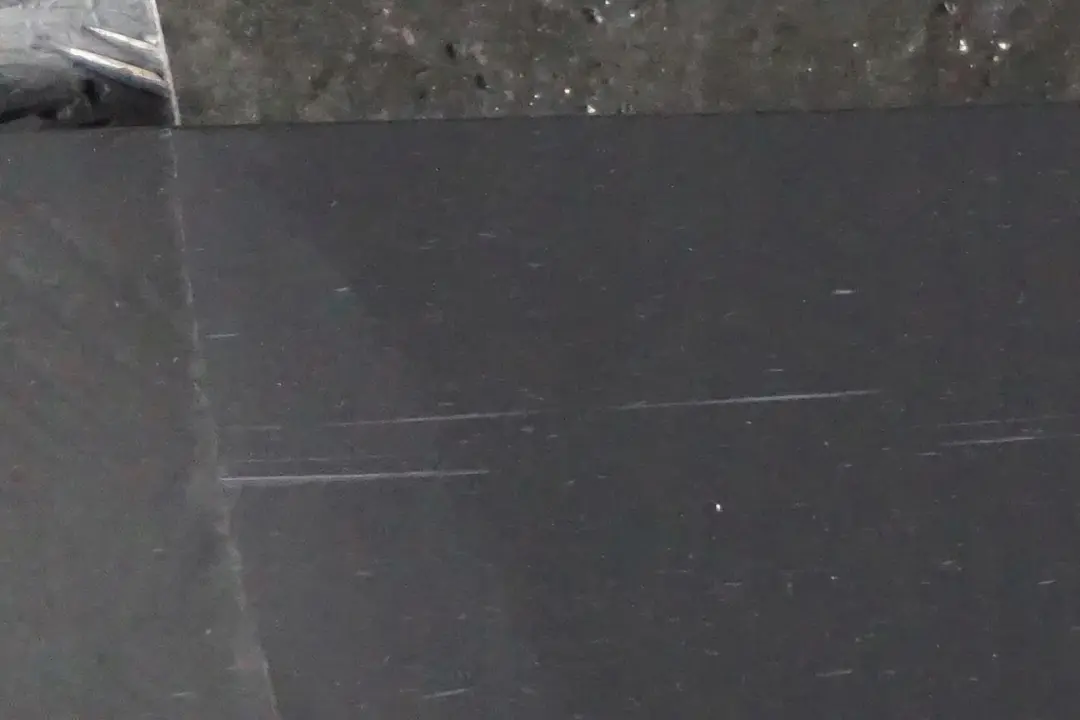 Bas de Porte Couverture Seuil A Gauche Gris de Sterling Gris - 472 pour BMW E65 à propos du numéro de pièce 0140037 BMW E65 Bas de Porte Couverture Seuil A Gauche Gris de Sterling Gris - 472 - SKU 0140037-STG - Numéro de pièce 0140037