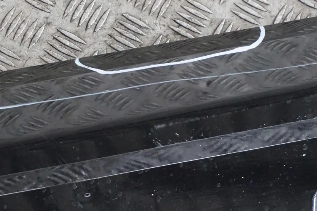 Reihe F40 F44 Schwellerleiste Schweller Rechts Schwarz 2 - 668 für BMW 1 2 mit Teilenummer 9464568 BMW 1 2 Reihe F40 F44 Schwellerleiste Schweller Rechts Schwarz 2 - 668 - SKU 9464568-SCH - Teilenummer 9464568