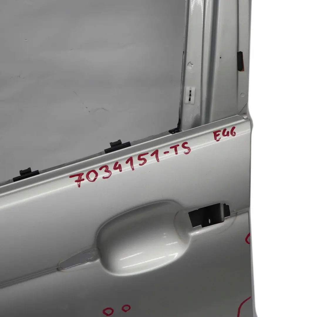 Portiera Anteriore SX Argento-Titanio Titan Argento per BMW E46 Limousine Touring con numero di parte 7034151 BMW E46 Limousine Touring Portiera Anteriore SX Argento-Titanio Titan Argento - SKU 7034151-TS - Numero di parte 7034151