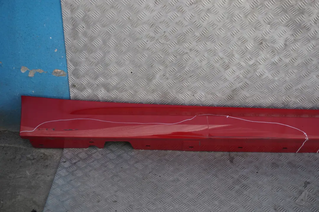 BMW E90 E91 LCI Sill Strip Faldon Lateral Derecho Karmesinrot Rojo Carmesi - SKU 0037060-KAR - Número de pieza 0037060