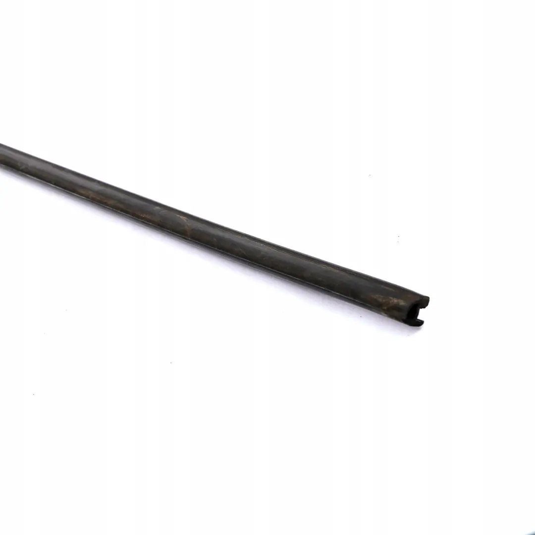 Mercedes Benz Classe C W204 Copertura Parabrezza Sopra Guarnizione - SKU A2046710620 - Numero di parte A2046710620