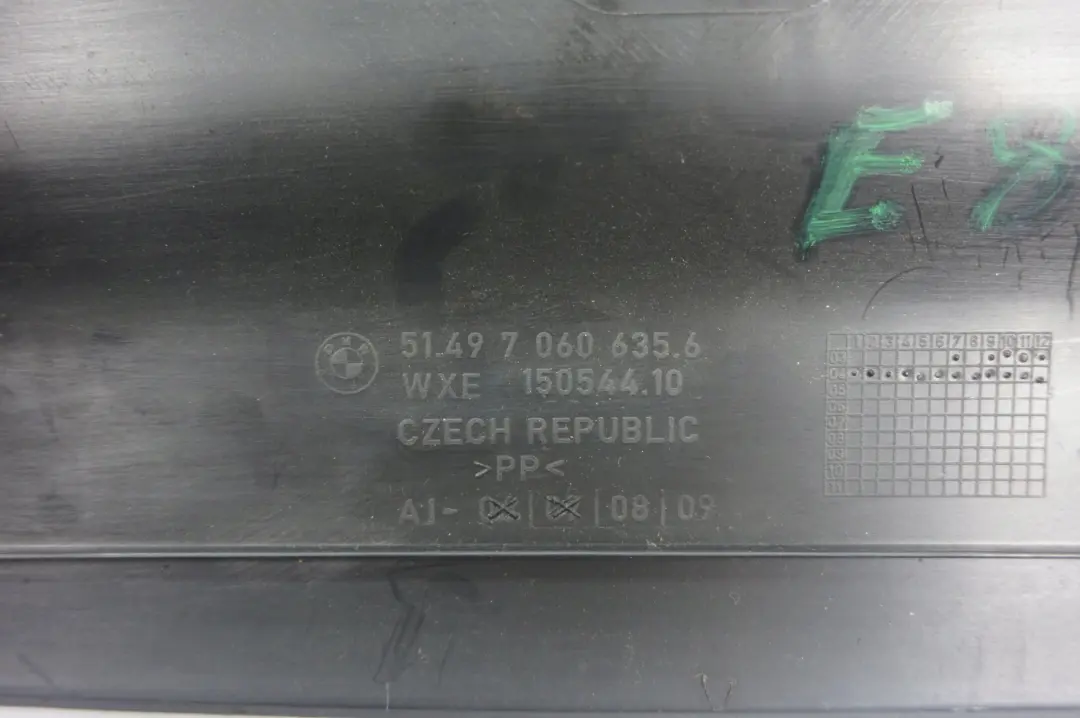 Panel embellecedor superior del maletero 5149 para BMW E81 E87 E87N con número de pieza 7060635 BMW E81 E87 E87N Panel embellecedor superior del maletero 5149 - SKU 7060635 - Número de pieza 7060635