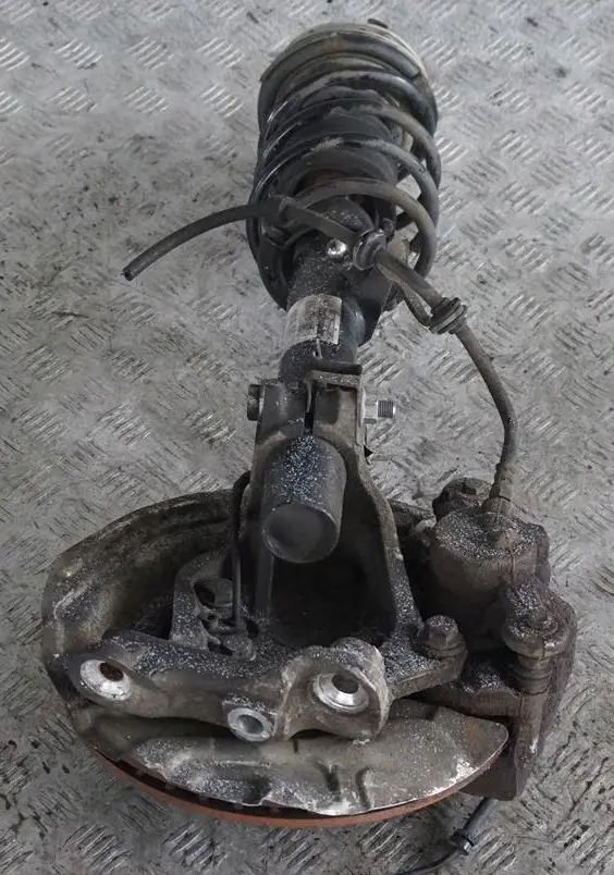 N47 Sport Delantero Derecho Muelle Strut Freno Suspension Pata Buje para BMW E81 118d con número de pieza 6786023 BMW E81 118d N47 Sport Delantero Derecho Muelle Strut Freno Suspension Pata Buje - SKU 6786024-2 - Número de pieza 6786023