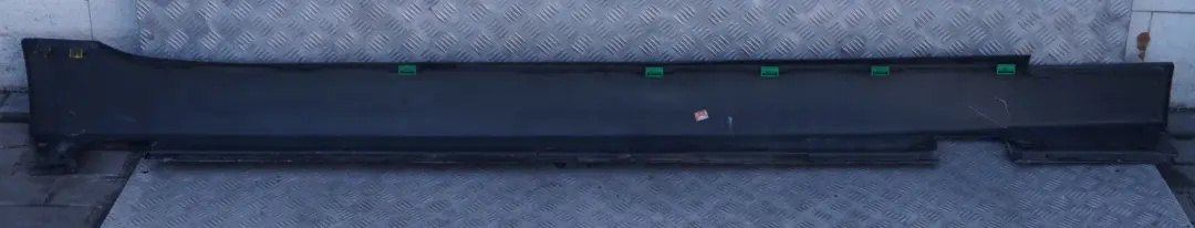 5er E60 E61 Türschwellerabdeckung links Schwarz Sapphire - 475 für BMW mit Teilenummer 0150277 BMW 5er E60 E61 Türschwellerabdeckung links Schwarz Sapphire - 475 - SKU 0150277-BS - Teilenummer 0150277