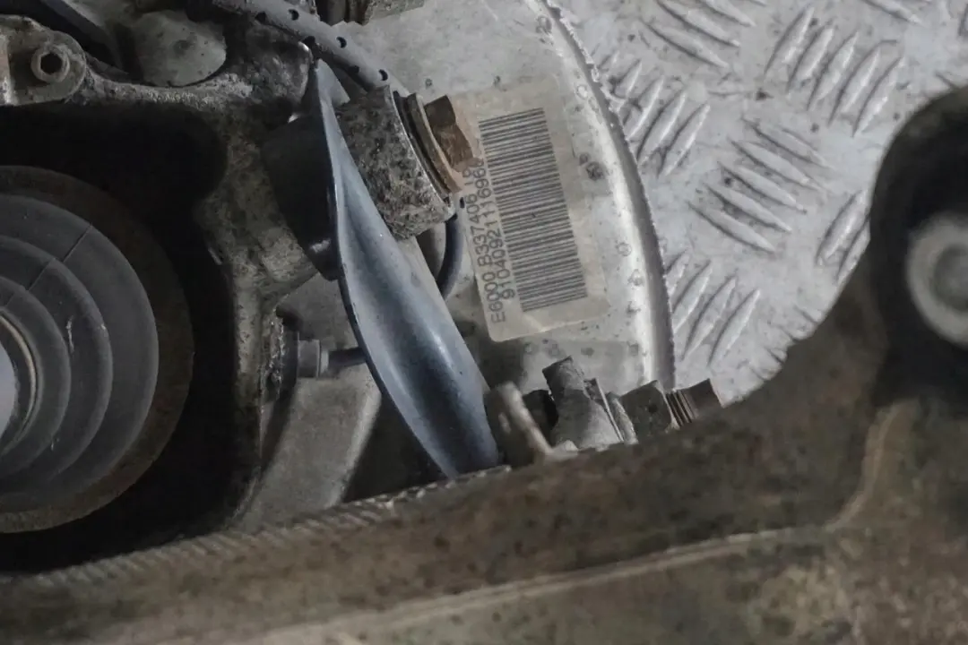 BMW E60 530d M57N Zawieszenie zwrotnica lewy tył - SKU 6770905-12 - Numer Części 6770905