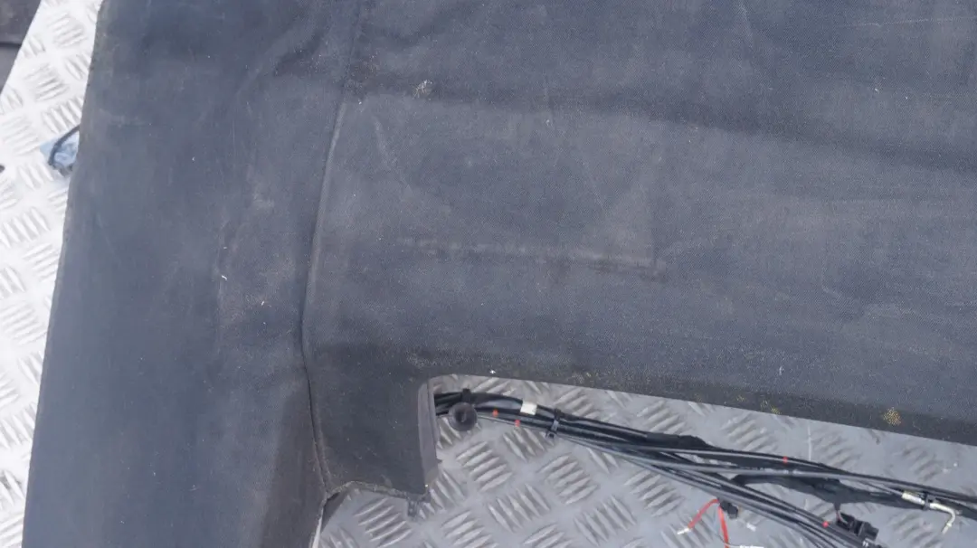 Dach składany schwarz do BMW E64 Cabrio o numerze 7003099 BMW E64 Cabrio Dach składany schwarz - SKU 7003099 - Numer Części 7003099