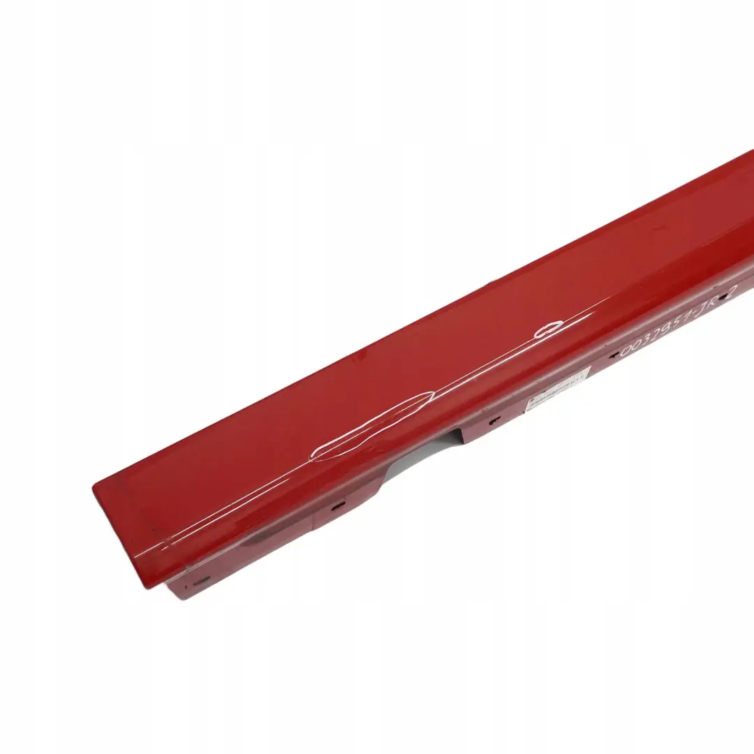 Sill Strip Side Trim Skirt Left Japanrot Red - 438 para BMW E90 E91 con número de pieza 0032951 BMW E90 E91 Sill Strip Side Trim Skirt Left Japanrot Red - 438 - SKU 0032951-JR2 - Número de pieza 0032951