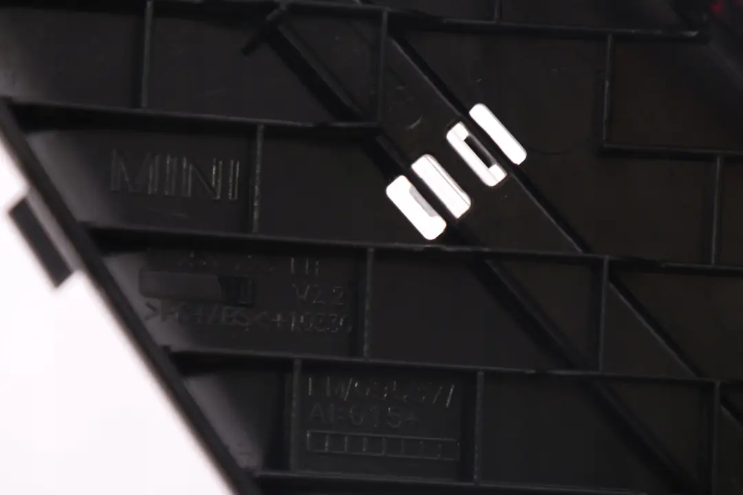 Mocowanie wspornik klamki drzwi lewy do R55 R56 o numerze 2753723 R55 R56 Mocowanie wspornik klamki drzwi lewy - SKU 2753723 - Numer Części 2753723