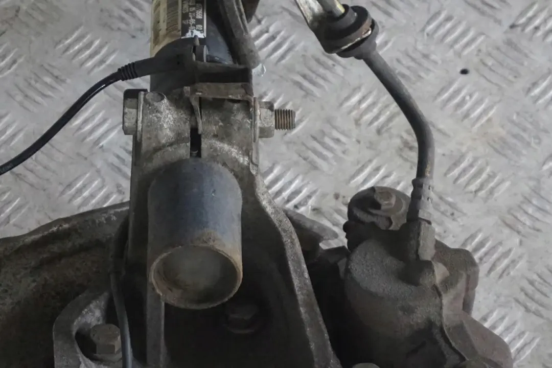 N43 Amortyzator zwrotnica prawa SPORT do BMW E87 118i o numerze 6786020 BMW E87 118i N43 Amortyzator zwrotnica prawa SPORT - SKU 6771558-2 - Numer Części 6786020