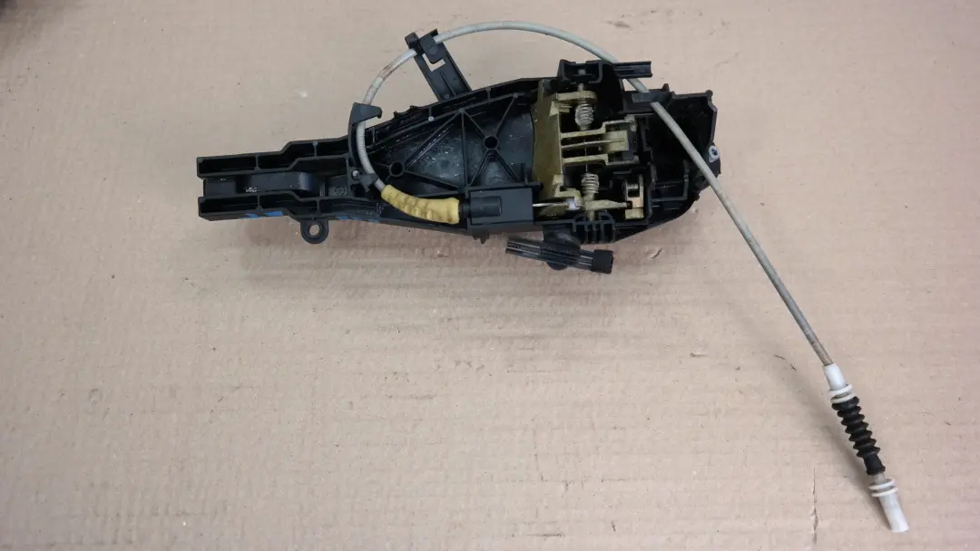 BMW 3er E90 E91 Completer Arriere Poignee Droite Arctique Metallique - A34 - SKU 7060299-AM - Numéro de pièce 7060299