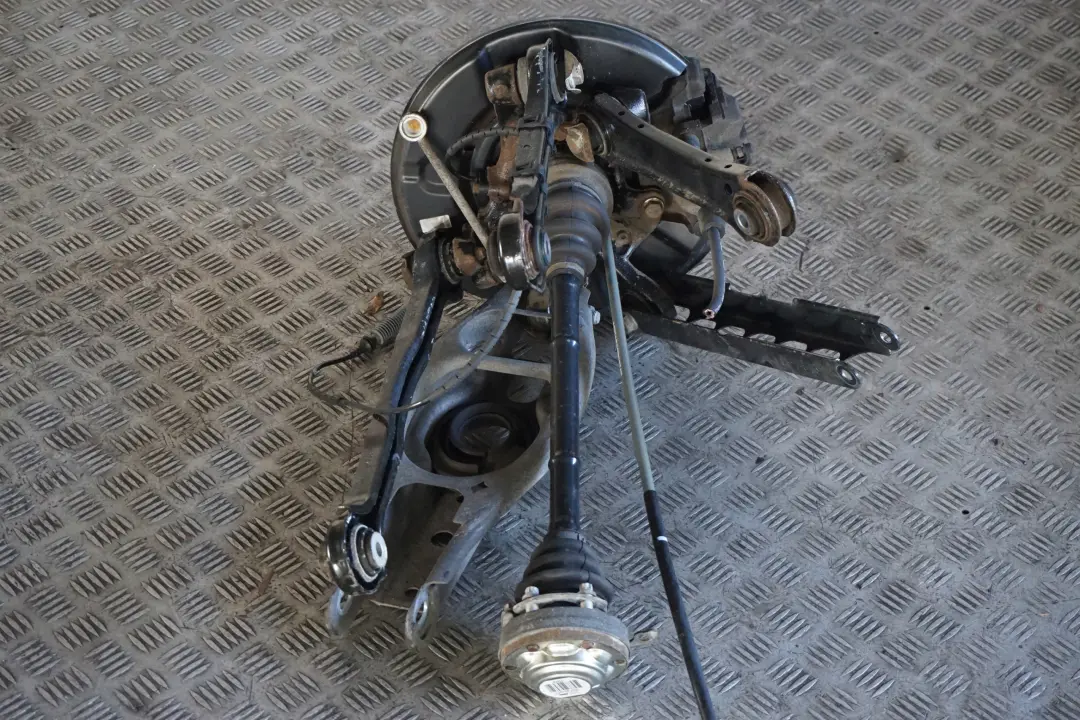 N47 Abtriebswelle Schwenklager Hinten Links Bremssattel für BMW 1 er E88 118d mit Teilenummer 6774809 BMW 1 er E88 118d N47 Abtriebswelle Schwenklager Hinten Links Bremssattel - SKU 6774809-2 - Teilenummer 6774809