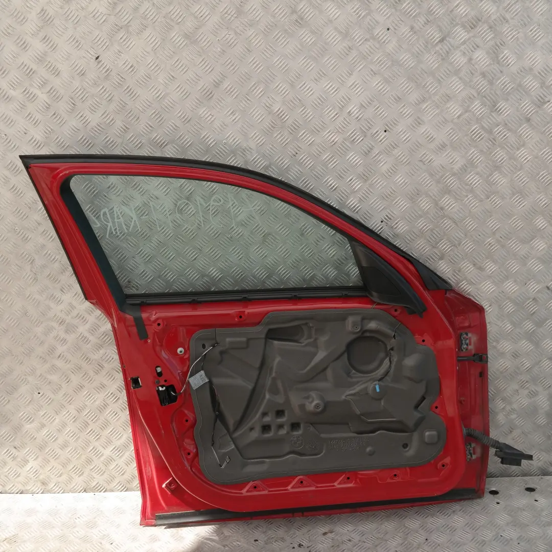 Puerta Delantera Izquierda Karmesinrot Rojo Rot - A61 para BMW 4 E87 E87N con número de pieza 7191011 BMW 4 E87 E87N Puerta Delantera Izquierda Karmesinrot Rojo Rot - A61 - SKU 7191011-KAR4 - Número de pieza 7191011