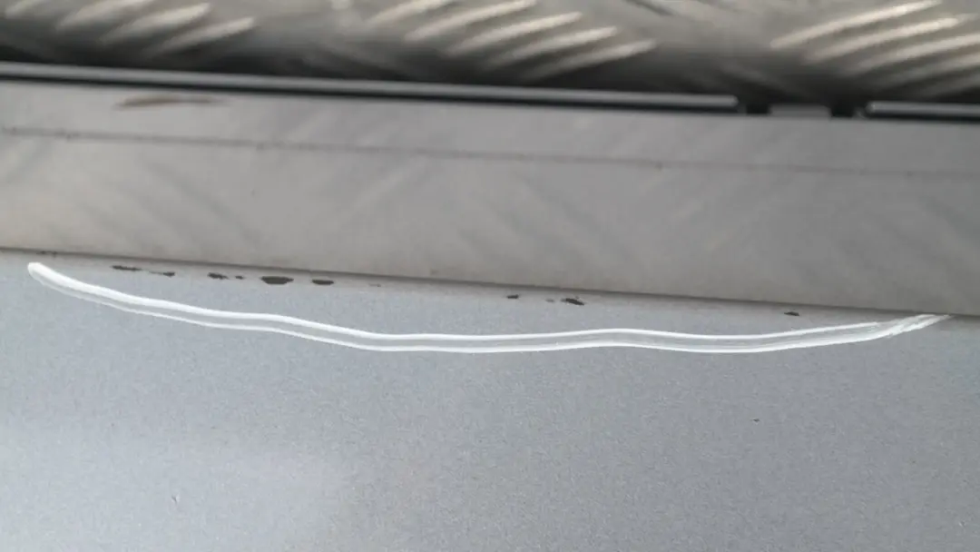 BMW 9 E87 Listello Portiera Verniciato Dx Quarzo-Blu Metallizzato A18 - SKU 0032948-QB9 - Numero di parte 51770032948