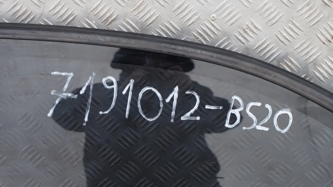 BMW E87 Porta anteriore destra Black Sapphire Metallic - 475 - SKU 7191012-BS20 - Numero di parte 7191012