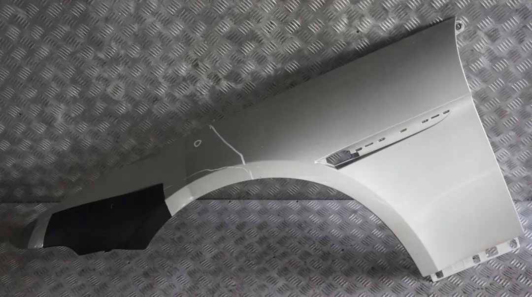 Front Left Wing Fender Side Panel N/S Mineralsilber Silver A14 to BMW 6 E63 E64 1 with Part number 2155901 BMW 6 E63 E64 1 Front Left Wing Fender Side Panel N/S Mineralsilber Silver A14 - SKU 2155901-MS1 - Part number 2155901