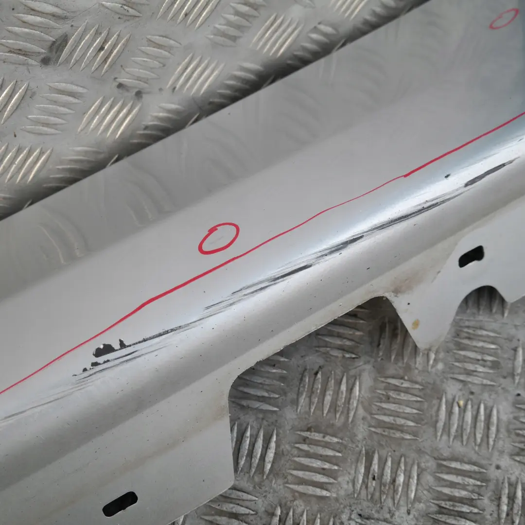 Sill Strip Faldon Lateral Izquierdo Titansilber Plata Metalizado para BMW E90 E91 con número de pieza 51770032951 BMW E90 E91 Sill Strip Faldon Lateral Izquierdo Titansilber Plata Metalizado - SKU 0032951-TS2 - Número de pieza 51770032951