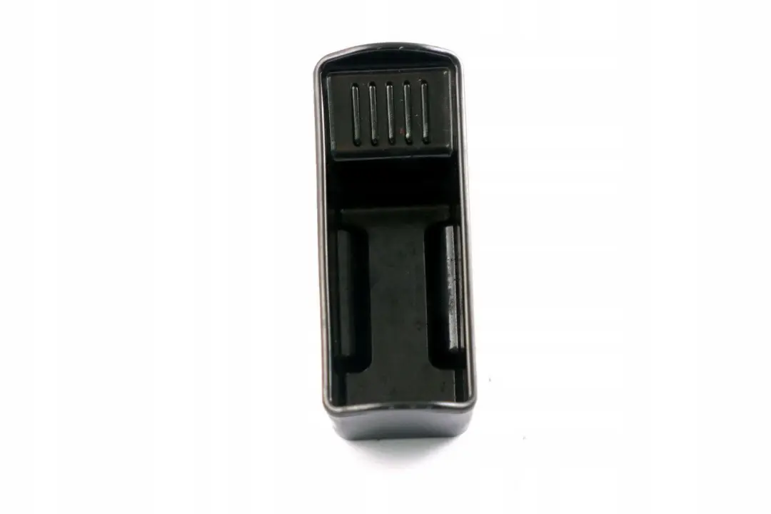 BMW E60 E60N E61N F07 F10 F11 F11N F18 F18N LCI Cenicero Insertar 7079389 - SKU 7263456 - Número de pieza 7263456