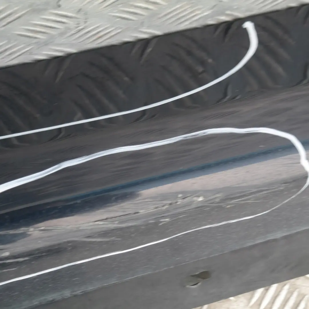 Sill Strip Side Skirt Derecho Monacoblau Monaco Blau Azul para BMW E90 E91 con número de pieza 32950 BMW E90 E91 Sill Strip Side Skirt Derecho Monacoblau Monaco Blau Azul - SKU 0032950-MB4 - Número de pieza 32950