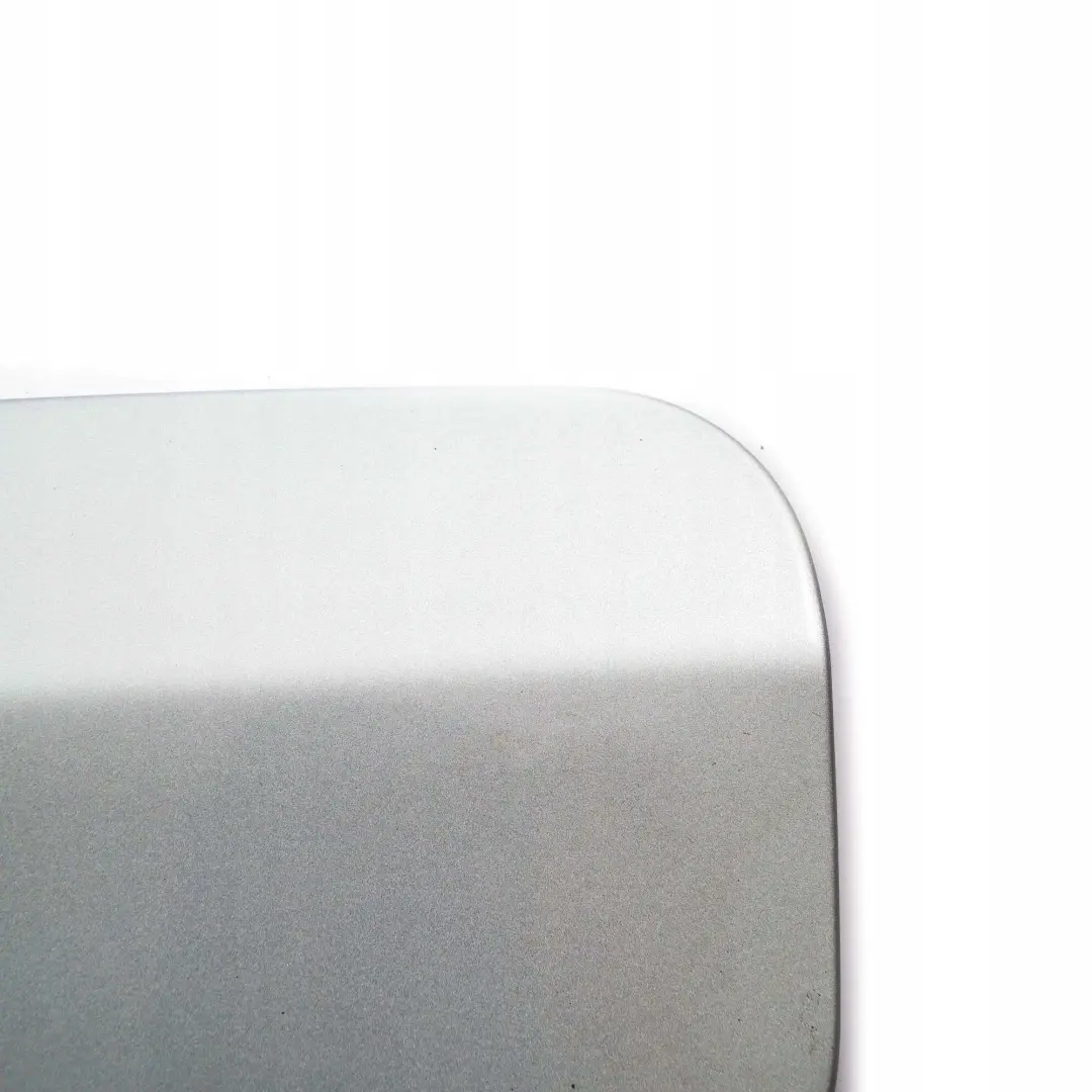 BMW E60 M5 Tapa De llenado De combustible Flap Silver Silverstone Metallic - A29 - SKU 7034281-SIL - Número de pieza 7034281