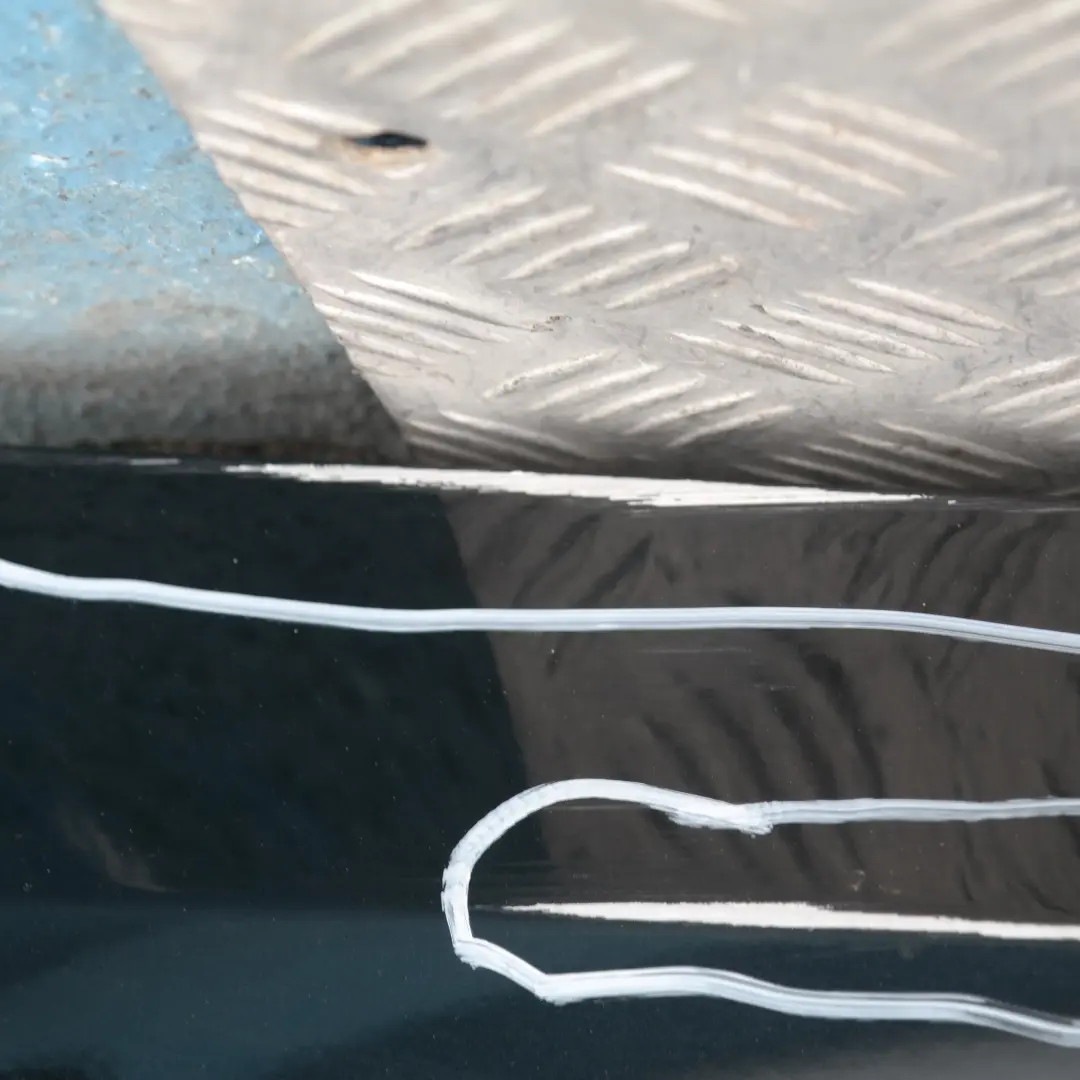 Bas de Porte Couverture Seuil Droite Noir Saphir pour BMW E87 LCI M Sport à propos du numéro de pièce 33556 BMW E87 LCI M Sport Bas de Porte Couverture Seuil Droite Noir Saphir - SKU 0033556-BS1 - Numéro de pièce 33556