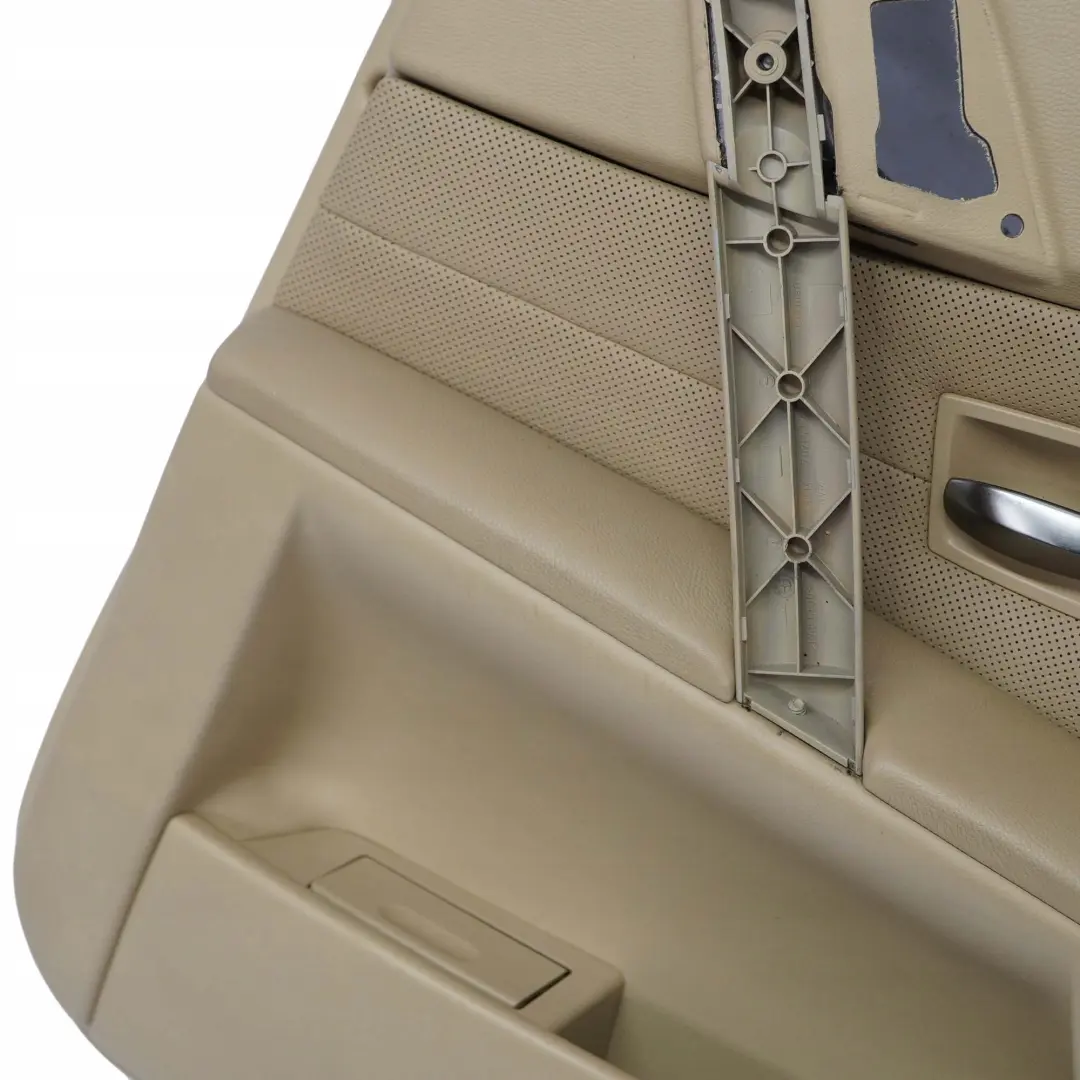 Pannello Porta Copertura Posteriore Destra Pelle Nasca Beige per BMW E60 E61 con numero di parte 7079508 BMW E60 E61 Pannello Porta Copertura Posteriore Destra Pelle Nasca Beige - SKU 7079508 - Numero di parte 7079508