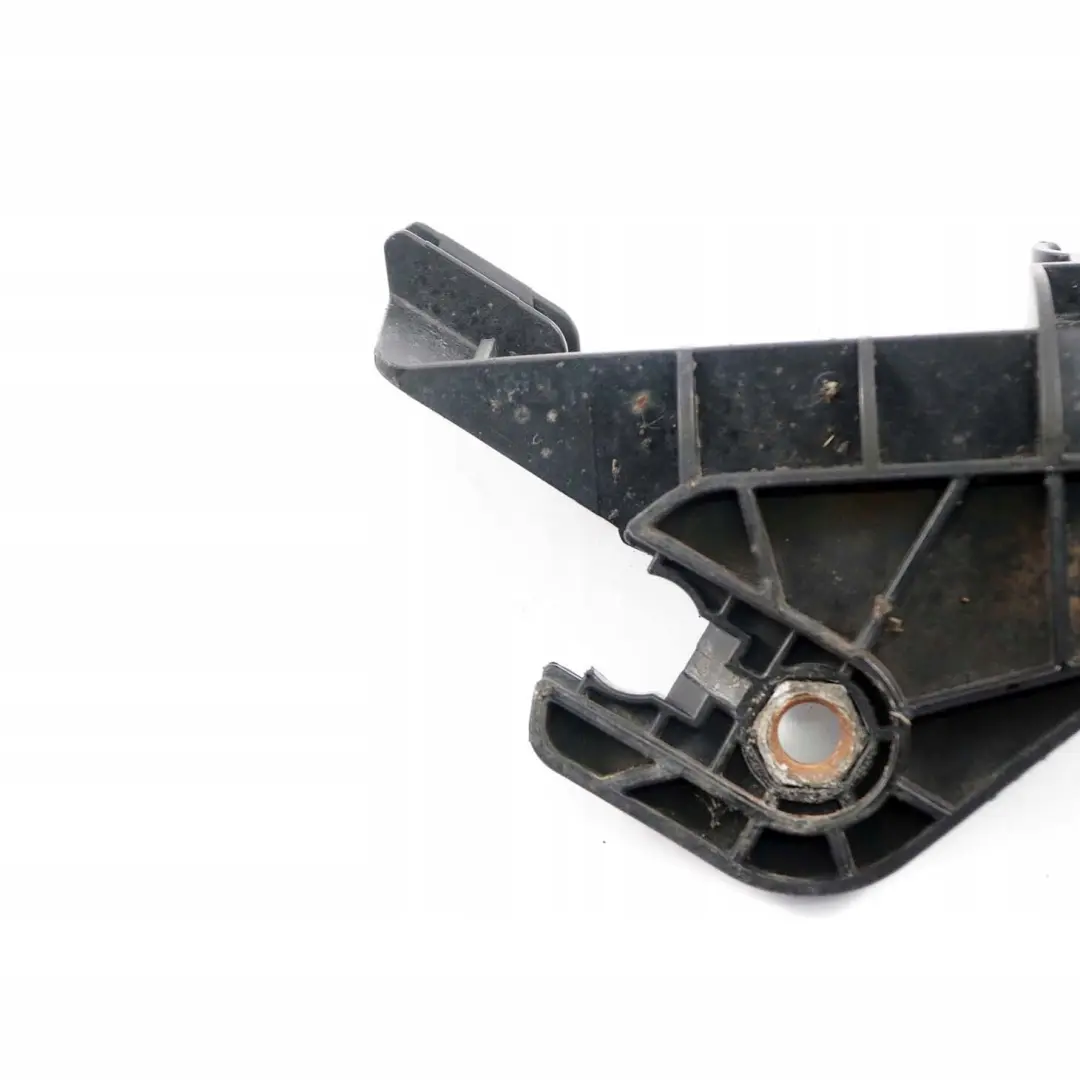 Mercedes-Benz W204 Moyeu de Roue Droite Capteur ABS Support  - SKU A2045461243 - Numéro de pièce A2043502706