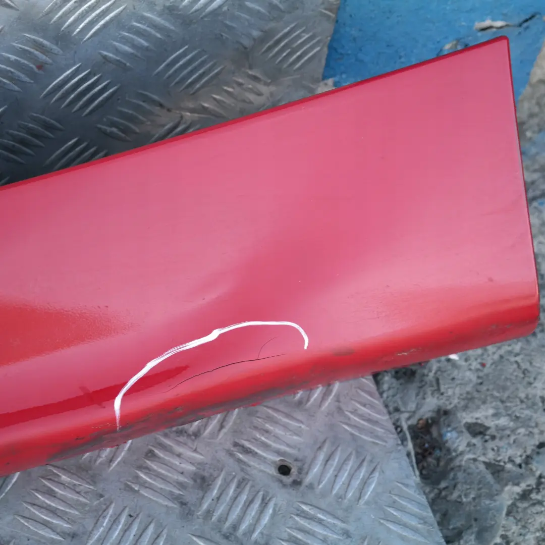 Sill Strip Faldón Lateral Derecho Japanrot - 438 para BMW E87 con número de pieza 51770032948 BMW E87 Sill Strip Faldón Lateral Derecho Japanrot - 438 - SKU 0032948-JR2 - Número de pieza 51770032948