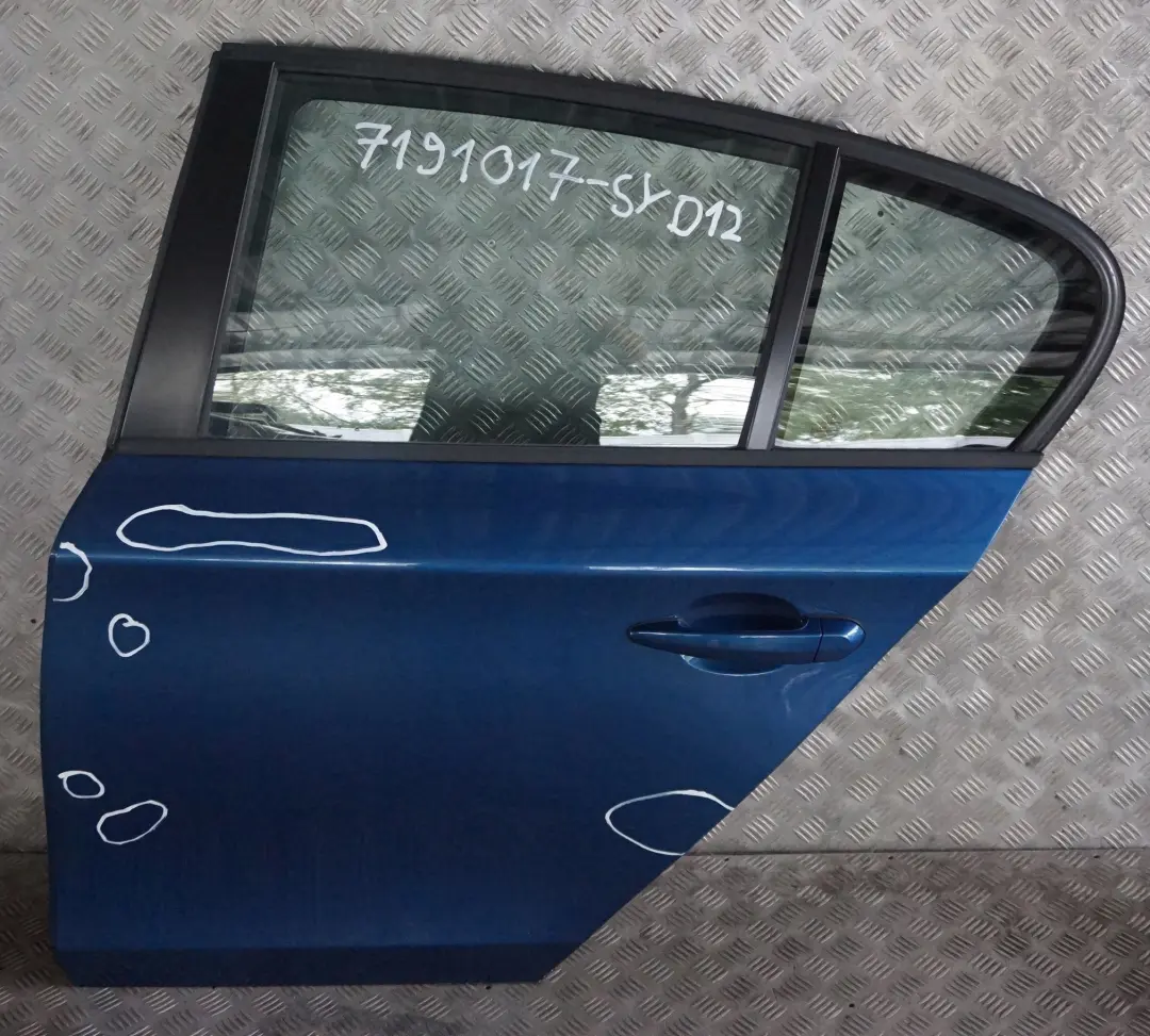 drzwi lewe tylne tył Sydney Blau A19 do BMW E87 o numerze 7191017 BMW E87 drzwi lewe tylne tył Sydney Blau A19 - SKU 7191017-SYD12 - Numer Części 7191017
