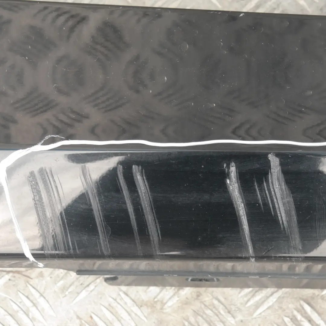 Sill Strip Side Skirt Derecha Schwarz 2 Negro - 668 para BMW E81 E82 E88 con número de pieza 36142 BMW E81 E82 E88 Sill Strip Side Skirt Derecha Schwarz 2 Negro - 668 - SKU 0036142-SCH3 - Número de pieza 36142