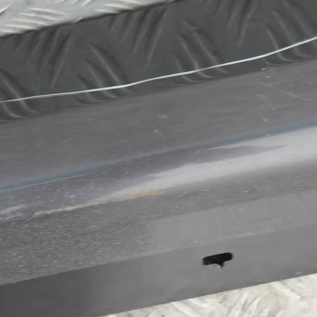 Sill Strip Side Skirt Izquierdo Sparkling Graphite Metallic para BMW E90 E91 con número de pieza 32951 BMW E90 E91 Sill Strip Side Skirt Izquierdo Sparkling Graphite Metallic - SKU 0032951-SG18 - Número de pieza 32951