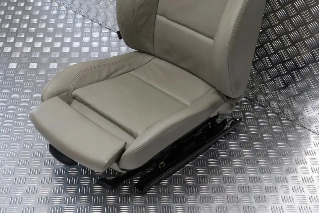 Beige Leather Front Right O/S Seat to BMW 1 Series E88 Convertible Cabrio M Sport with Part number 7257490 BMW 1 Series E88 Convertible Cabrio M Sport Beige Leather Front Right O/S Seat - SKU 7257490 - Part number 7257490