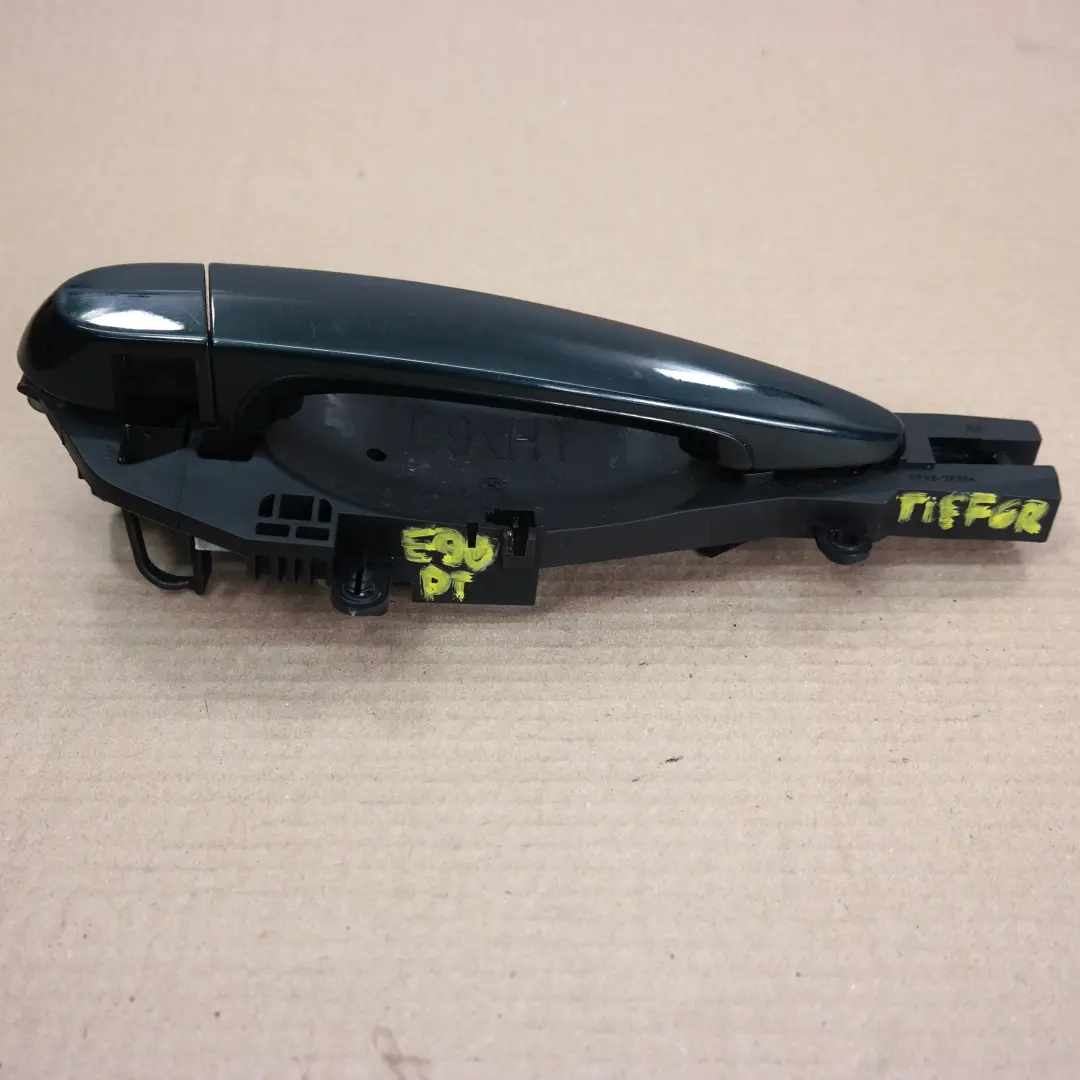 Complete Rear Right Grab Handle O/S Tiefgruen Deep Green to BMW 3 Series E90 E91 with Part number 7060299 BMW 3 Series E90 E91 Complete Rear Right Grab Handle O/S Tiefgruen Deep Green - SKU 7060299-TG - Part number 7060299
