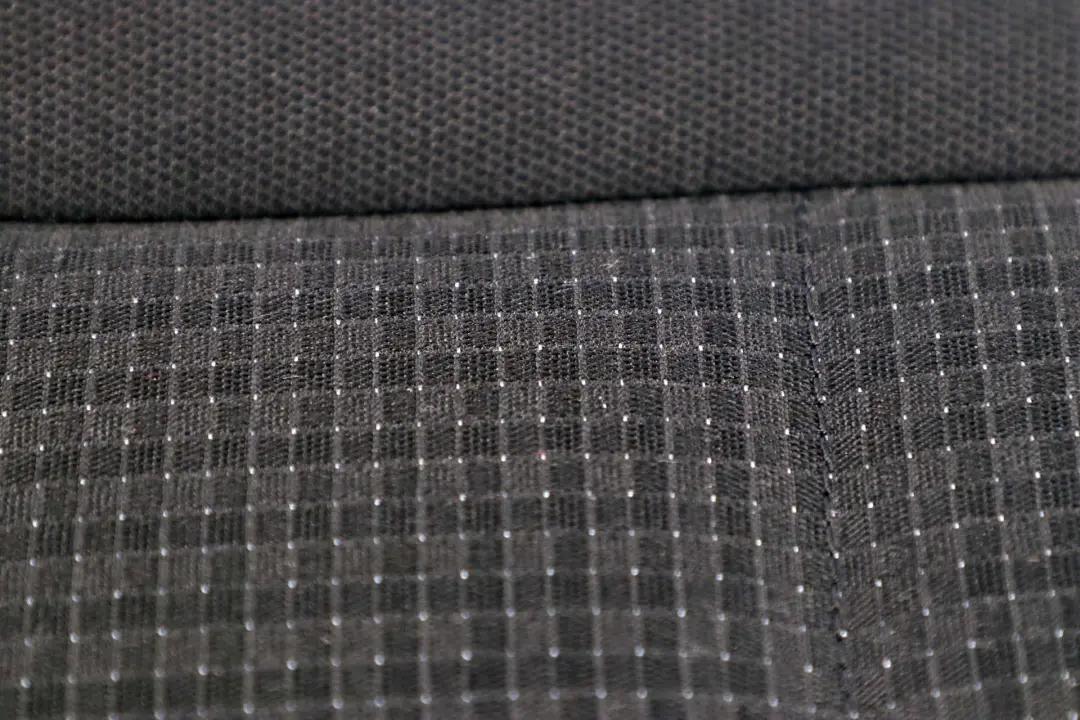  Mercedes-Benz Classe B W245 Siege Arriere Reference A Gauche Tissu Noir - SKU A1699200546 - Numéro de pièce A1699200546