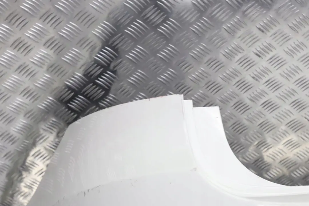 Zderzak pdc tył tylny Alpinweiss do BMW E71 X6 o numerze 2147603 BMW E71 X6 Zderzak pdc tył tylny Alpinweiss - SKU 2147603-AW - Numer Części 2147603