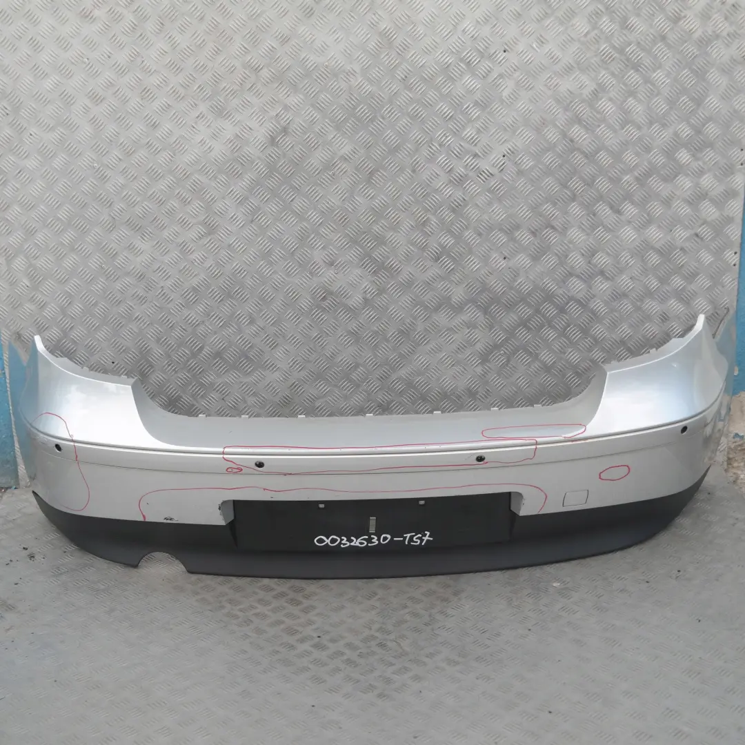 Zderzak tylny tył pdc titansilber 354 do BMW E87 o numerze 32630 BMW E87 Zderzak tylny tył pdc titansilber 354 - SKU 0032630-TS7 - Numer Części 32630