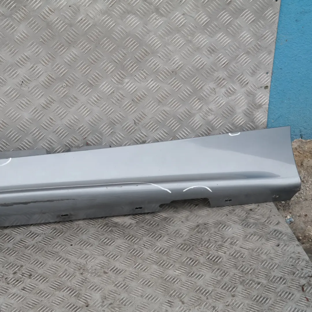 BMW E87 Listello Portiera Apertura Gonna SX Quarzo-Blu Metallico - SKU 0032949-QB1 - Numero di parte 51770032949
