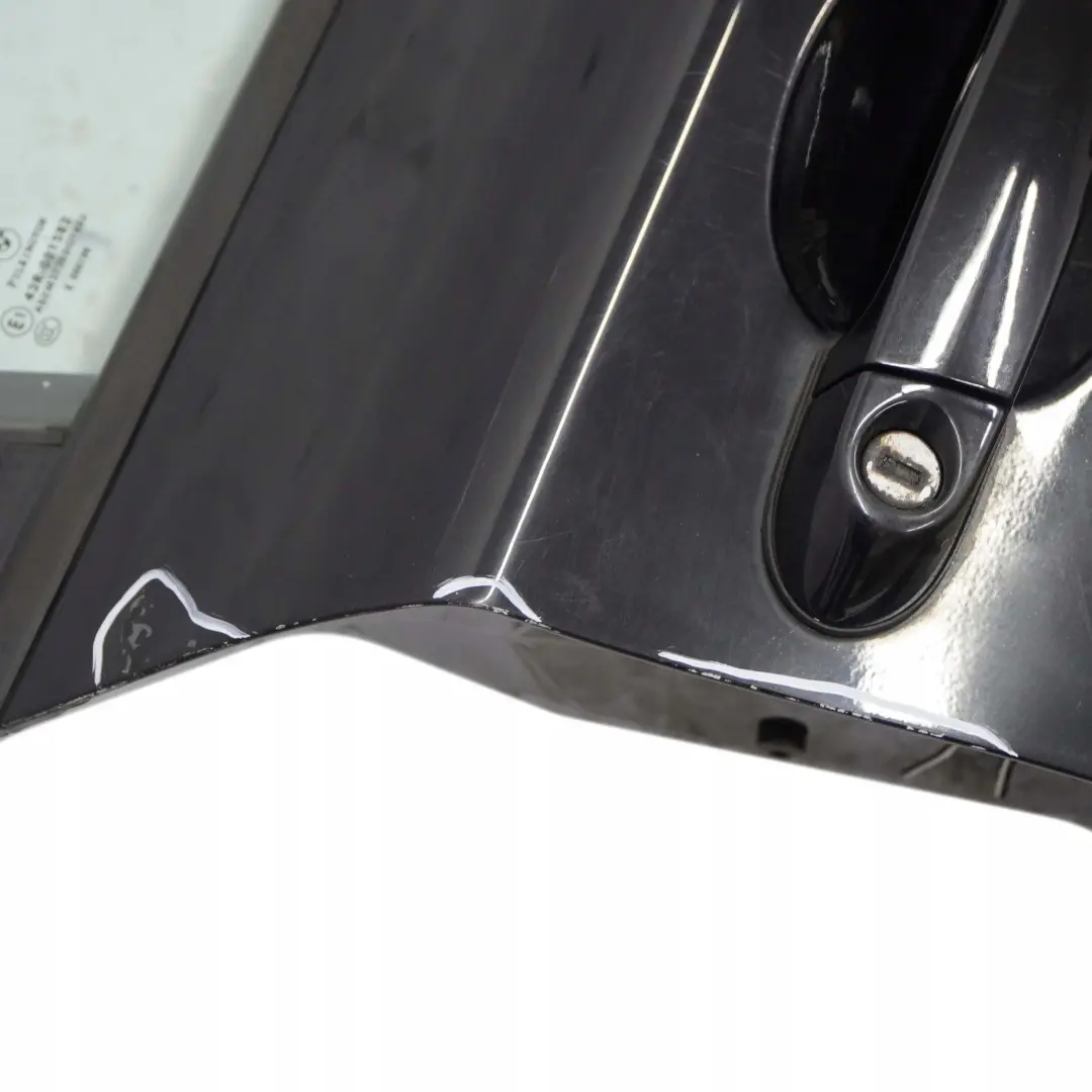 Porta Anteriore Destra Schwarz 2 Black - 668 per BMW E87 con numero di parte 7191012 BMW E87 Porta Anteriore Destra Schwarz 2 Black - 668 - SKU 7191012-SCH3 - Numero di parte 7191012