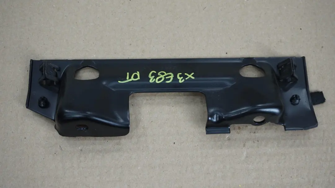 Soporte Asidero Trasero Derecho Embellecedor para BMW X3 E83 LCI con número de pieza 3411888 BMW X3 E83 LCI Soporte Asidero Trasero Derecho Embellecedor - SKU 3411888 - Número de pieza 3411888