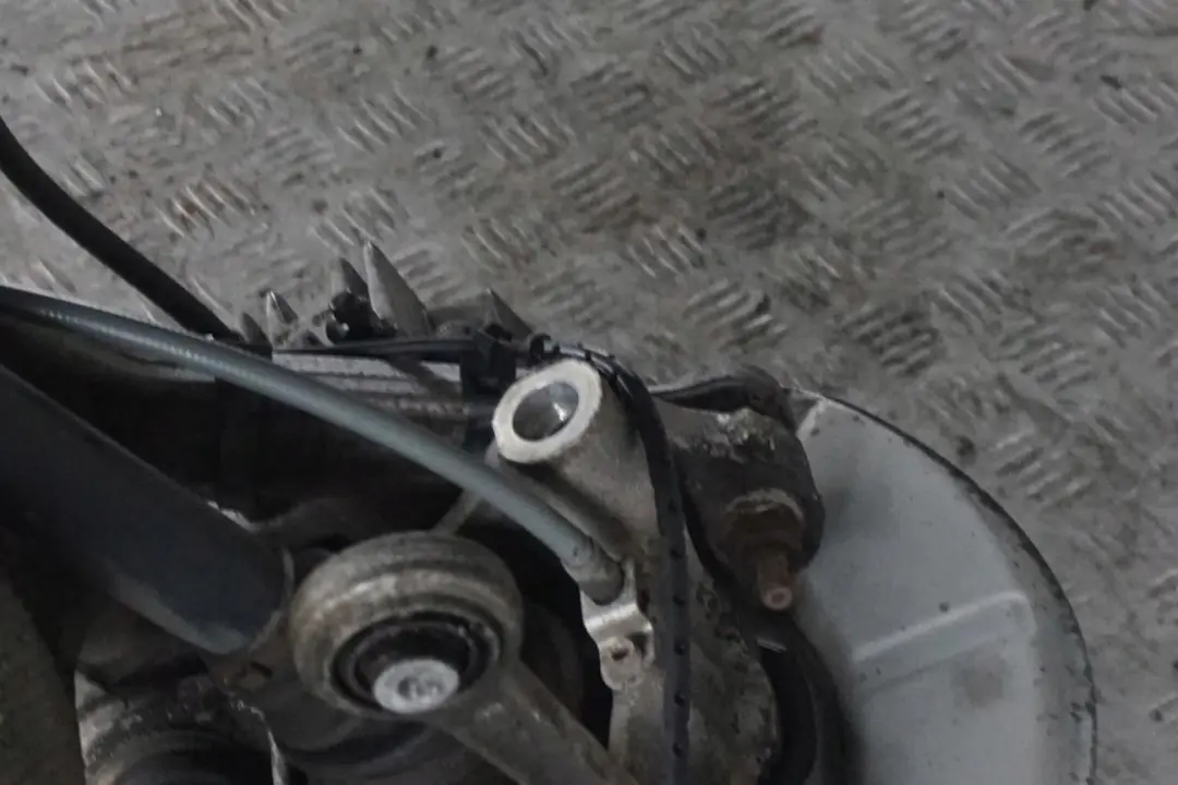 M57N2 231PS Radträger Hinten Links Schwenklager für BMW 5 E60 530d mit Teilenummer 6770905 BMW 5 E60 530d M57N2 231PS Radträger Hinten Links Schwenklager - SKU 6770905-14 - Teilenummer 6770905