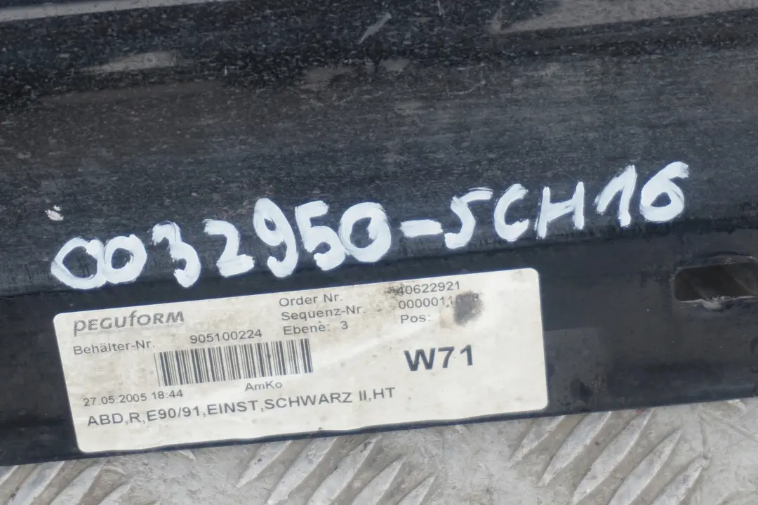 listwa nakładka próg prawy schwarz II do BMW E90 E91 o numerze 0032950 BMW E90 E91 listwa nakładka próg prawy schwarz II - SKU 0032950-SCH16 - Numer Części 0032950