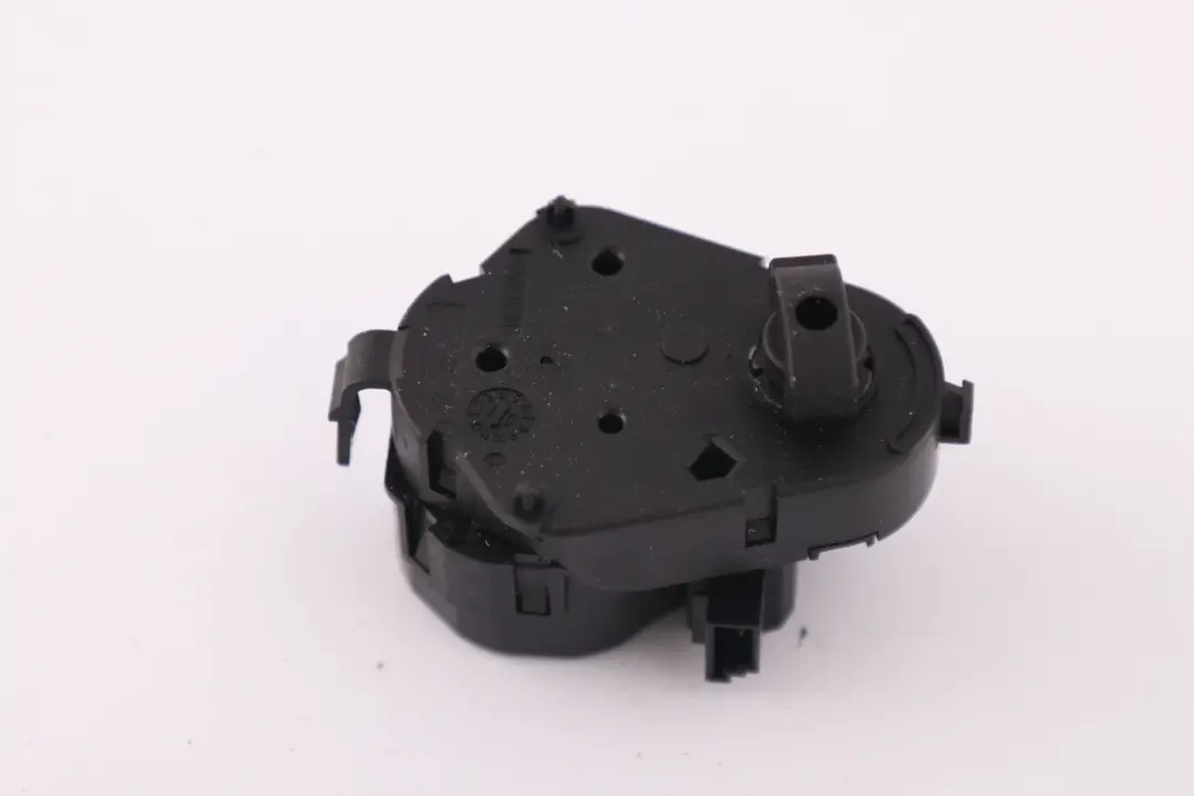 BMW 7 Series E65 E66 E67 Actuator Right Rear Compartment Flap O/S - SKU 6935072 - Part number 6935072