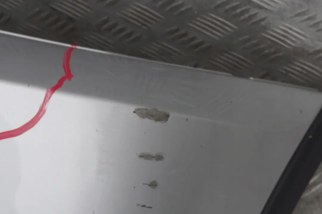 Zderzak przedni przód titansilber 354 do BMW E53 X5 o numerze 0010150 BMW E53 X5 Zderzak przedni przód titansilber 354 - SKU 0010150-TS6 - Numer Części 0010150