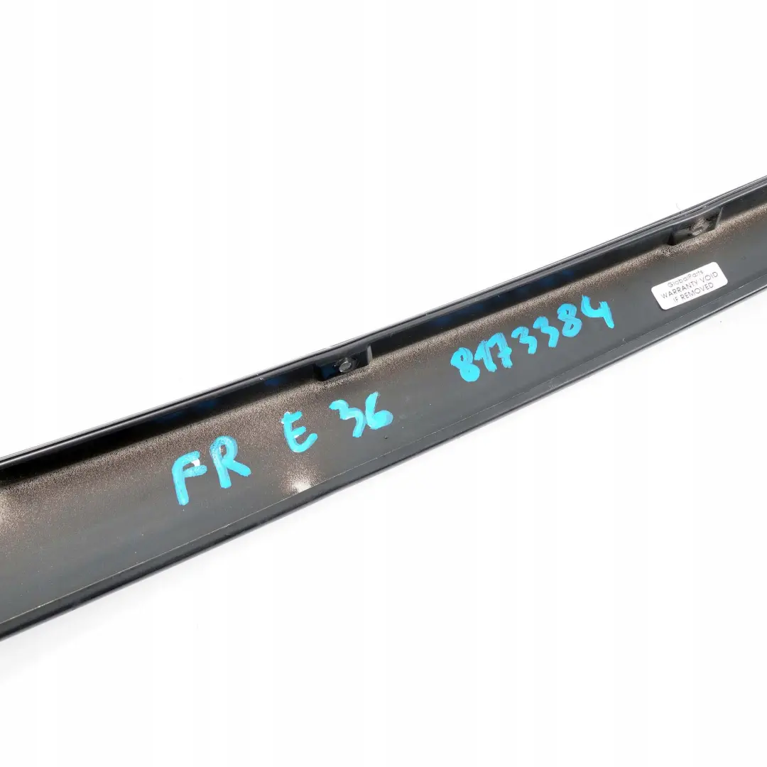 Apertura Cornice Finestrino B Colonna Porta Ant. Dx Nero per BMW E36 Berlina con numero di parte 8173384 BMW E36 Berlina Apertura Cornice Finestrino B Colonna Porta Ant. Dx Nero - SKU 8173384 - Numero di parte 8173384