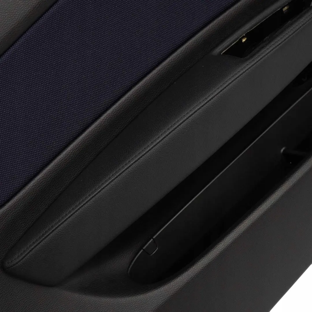 Revetement de Porte Gauche Tissu Network Bleu Monaco pour BMW 1 E81 E82 à propos du numéro de pièce 9121235 BMW 1 E81 E82 Revetement de Porte Gauche Tissu Network Bleu Monaco - SKU 9121235 - Numéro de pièce 9121235