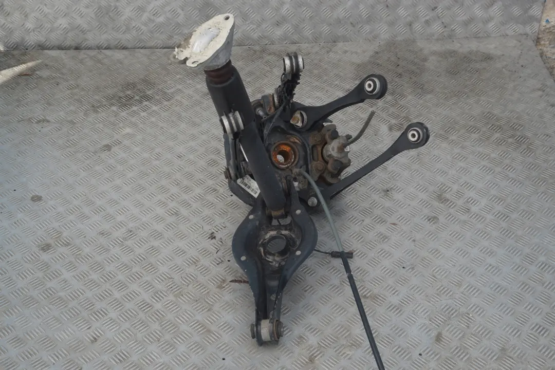 BMW 1 er F21 116i N13 Stoßdämpfer Federbein Schwenklager hinten links - SKU 6873722 - Teilenummer 6873722