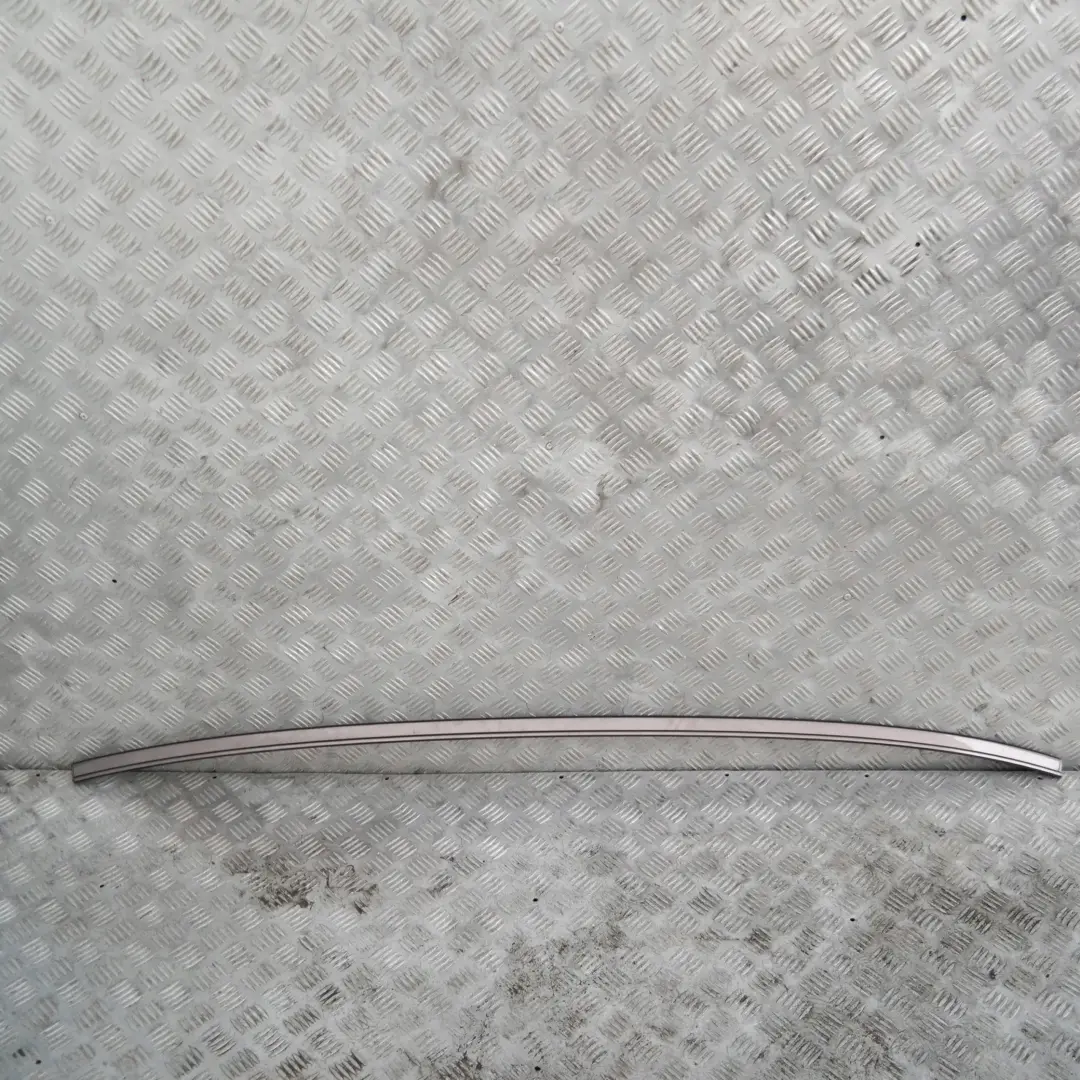 Moulure de Toit Droite Rail de Gouttiere Gris Amethyste pour BMW E60 à propos du numéro de pièce 7070196 BMW E60 Moulure de Toit Droite Rail de Gouttiere Gris Amethyste - SKU 0031142-AG - Numéro de pièce 7070196