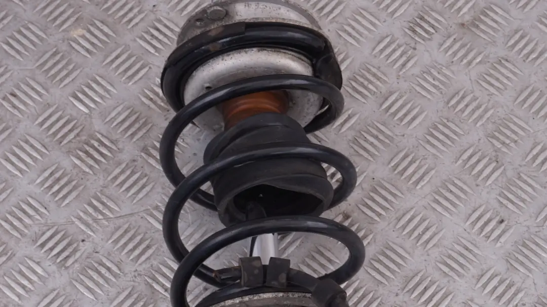BMW E60 LCI 525i N53 Zwrotnica amortyzator prawy - SKU 6775056 - Numer Części 31306775056