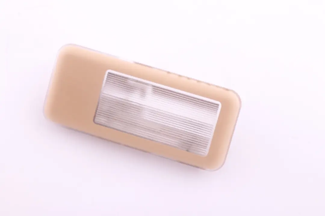 Techo Luz Espejo Luz Izquierda Beige para BMW X3 E53 E83 con número de pieza 6962001 BMW X3 E53 E83 Techo Luz Espejo Luz Izquierda Beige - SKU 6962001 - Número de pieza 6962001