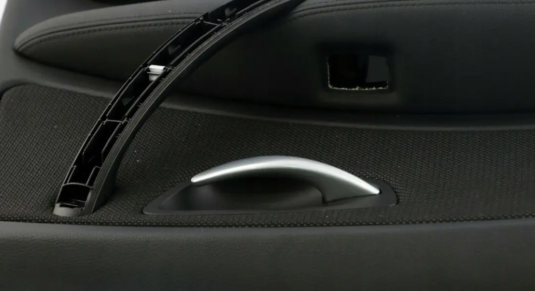 BMW 1 E87 LCI M Sport Panneau Portieres Tissu Arriere Gauche Point D'eclair / - SKU 8037415 - Numéro de pièce 8037415