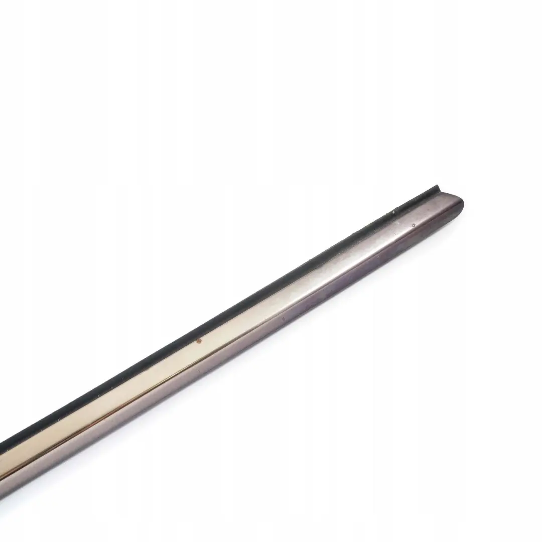 Mercedes-Benz Clase E W210 Delantero Derecho Puerta Ventana Guarnicion Moldura para con número de pieza A2106900880 Mercedes-Benz Clase E W210 Delantero Derecho Puerta Ventana Guarnicion Moldura - SKU A2106900880 - Número de pieza A2106900880